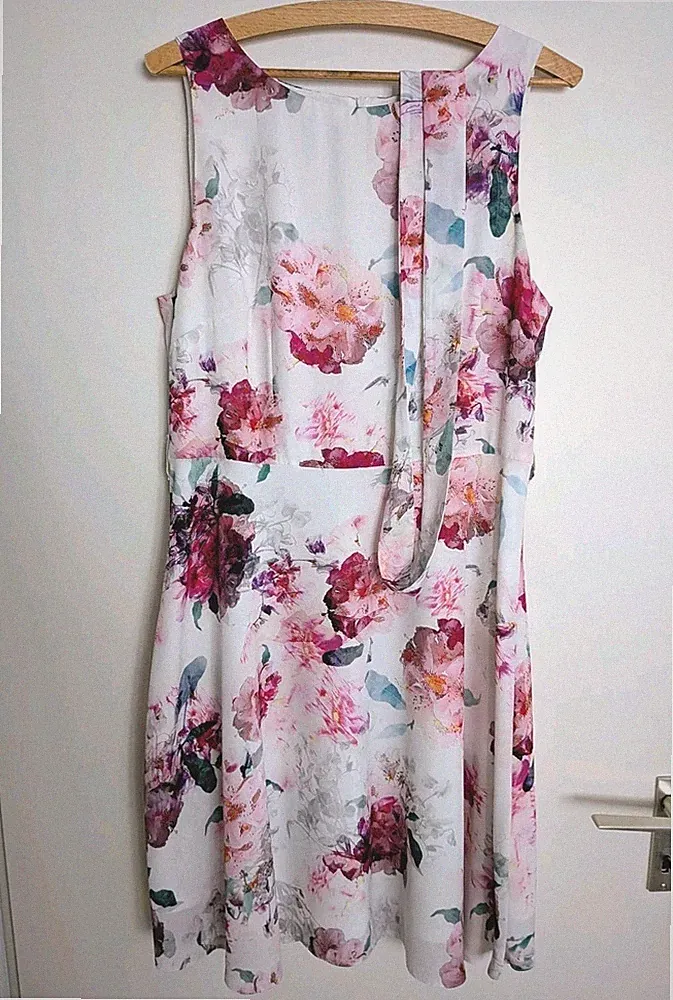 Wallis Sommerkleid Blumenmuster weiß/rosa/lila, GR. 38, A-Linie, Gürtel
