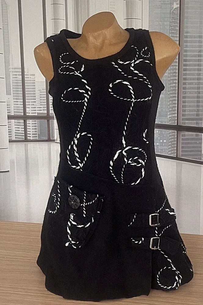 Warmes schwarzes Kleid mit 60% Wolle Gr.M weißen Muster 1 Tasche 73 cm. lang