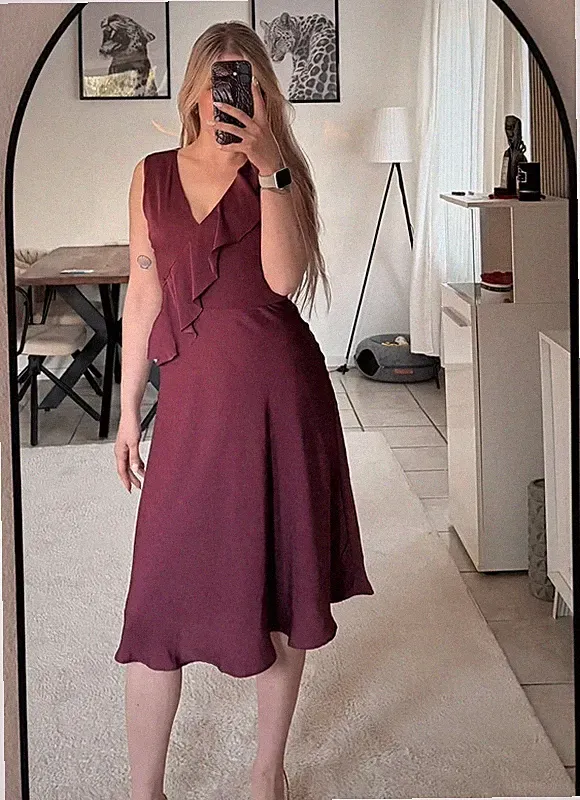 Weinrotes Midikleid 34/XS elegant fließend Rüschen Stockholm