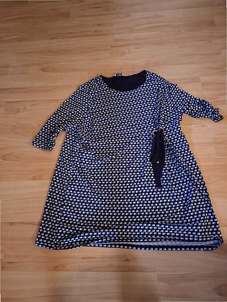 Weiß/Blau gemustertes Kleid, Innenfutter, Band zur Taillenregulierung, Gr. 52/54