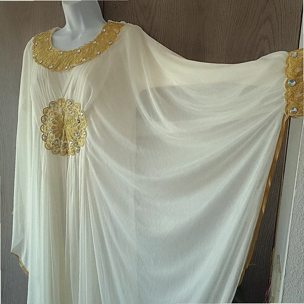 weißes Coftan Kleid schick Hochzeit / Abend traditionell Handarbeit Abya Dubai