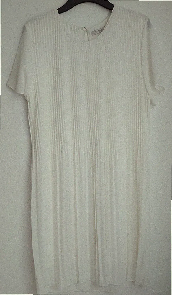 Weißes lässiges Sommerkleid