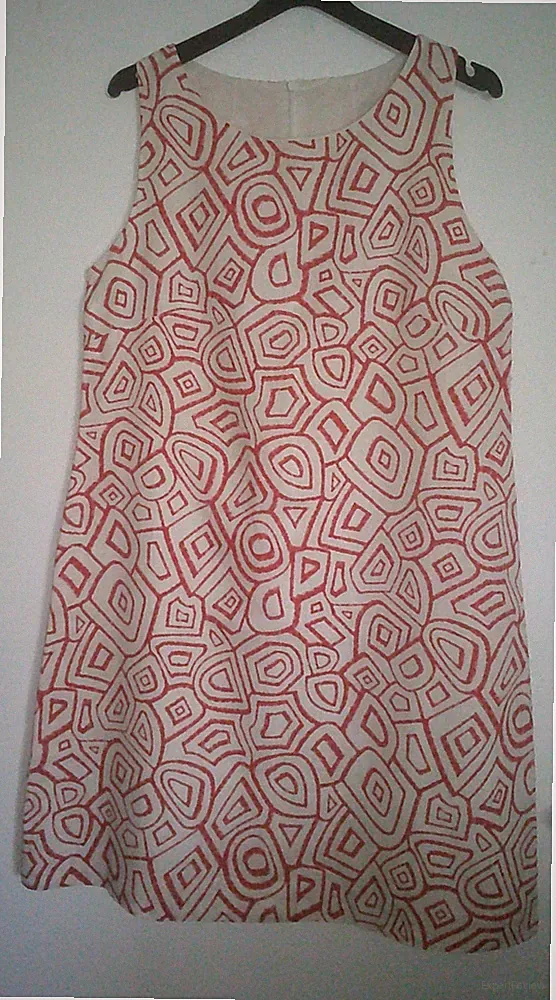 Weißes Leinen-Kleid ärmellos mit rotem Alloverdruck und Innenfutter Gr. 38