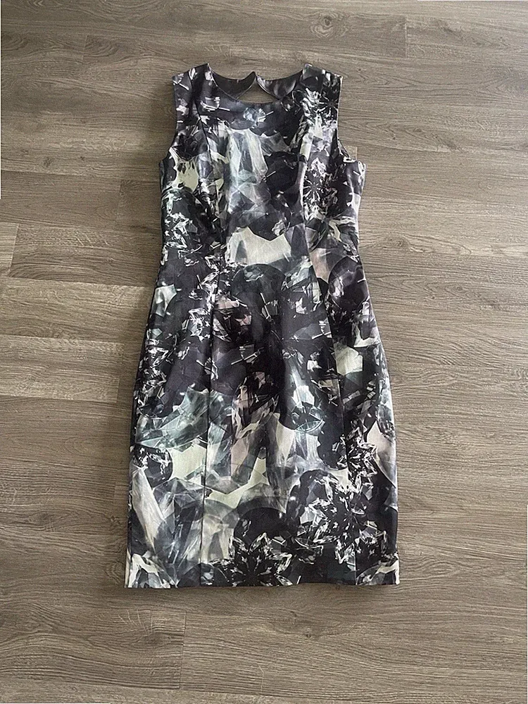 wNEU H&M schönstes Etui Kleid Schwarz/ Grün/aubergine Kristalle Gr. 36/38
