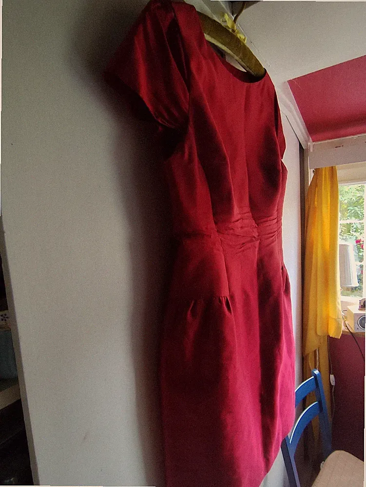 Wunderschöned Damen Etuikleid Rot Gr. 2XL Seide Kurzarm Rundhals Unifarben kurz