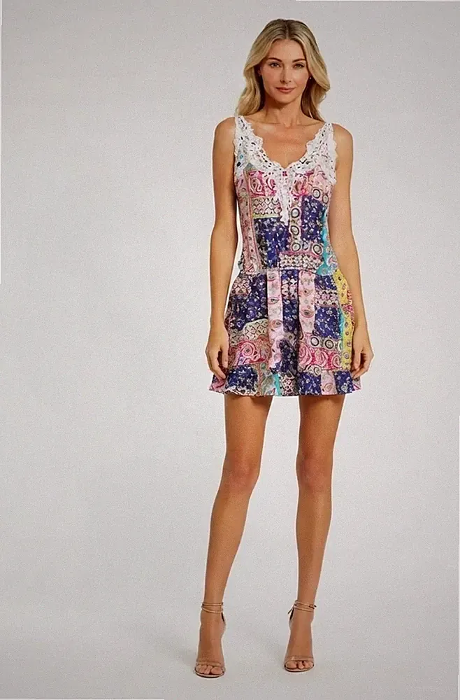 Wunderschöner, eleganter Jumpsuit / Playsuit mit Spitze in Rosa-Bunt – NEU,...