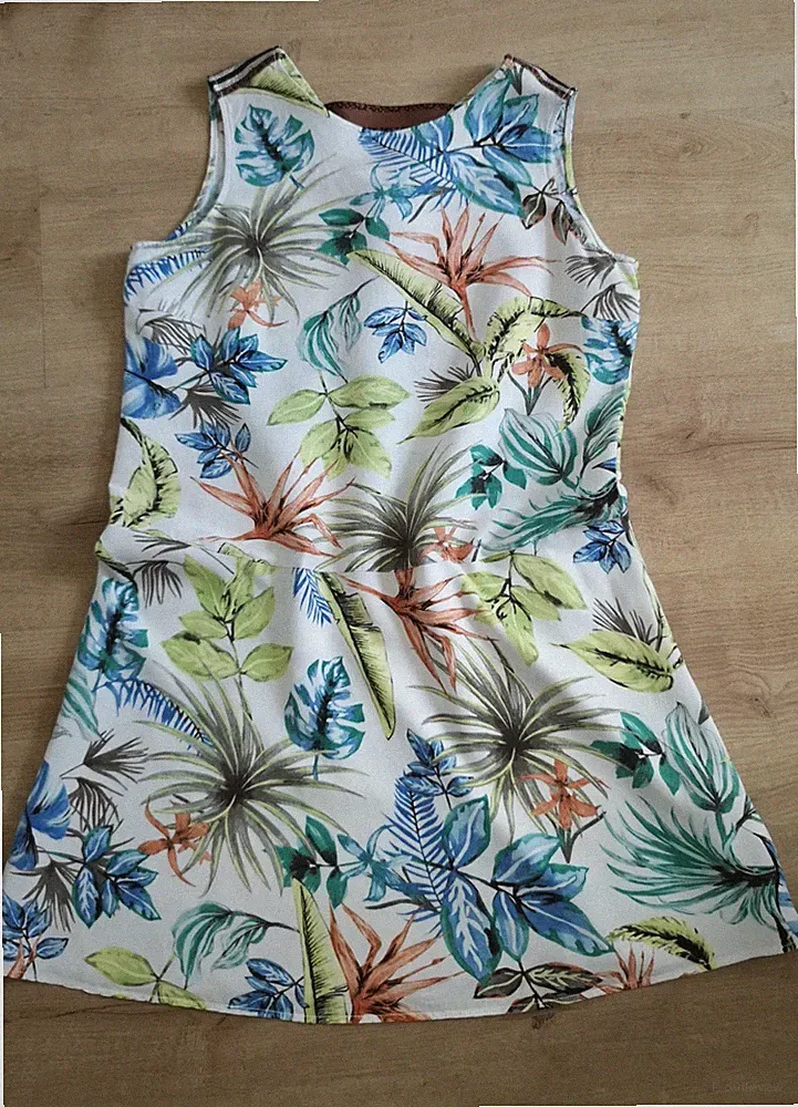 Wunderschönes Figurschonendes Sommerkleid von Betty Barclay 46/Xxl