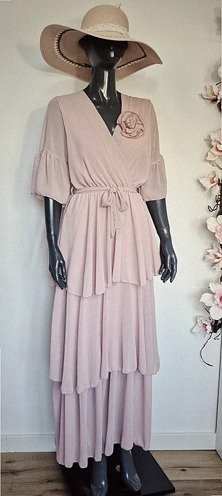 Wunderschönes Kleid mit Volants Elegant für besondere Anlässe Onesize 38 40 42