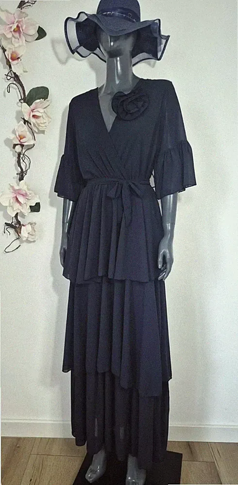 Wunderschönes Kleid mit Volants Elegant für besondere Anlässe Onesize 40 42 44