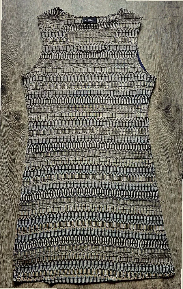 wunderschönes Kleid wie NEU Strick Kleid glänzendes Material Gr. 40/42
