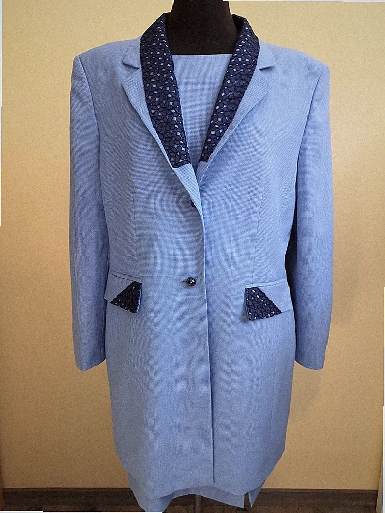 Wunderschönes Set von Madeleine, Größe 44, Etuikleid und Long-Blazer