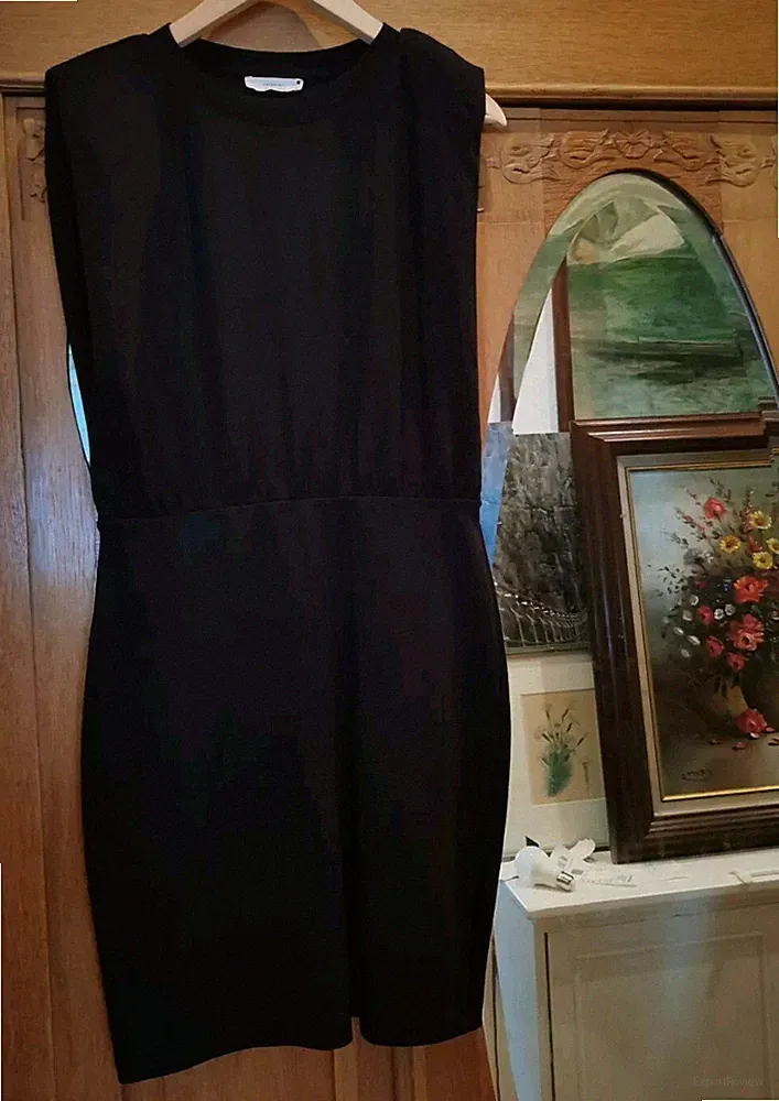 XL 42 tolles RESERVED Kleid - das kleine Schwarze schlicht Business Beerdigung