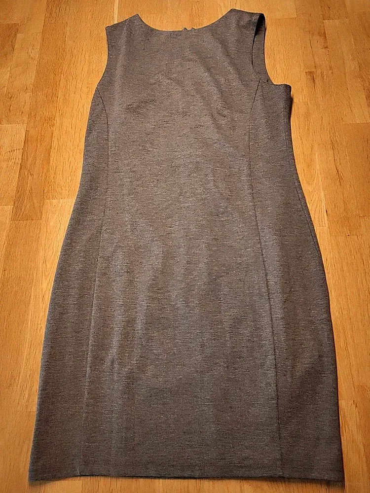 Zalando Essentials Etuikleid grau