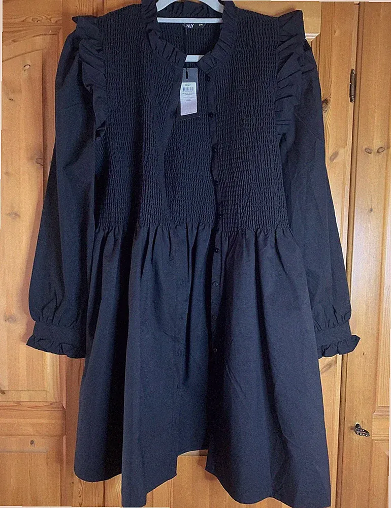 ZARA A-Linien-Kleid Kurz Langarm Ballonärmel XL schwarz Smock Rüschen Knopf