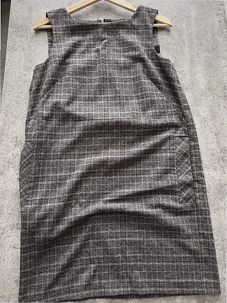 ZARA BASIC Damen Etuikleid Tweed grau kariert ärmellos Taschen RV Gr. M