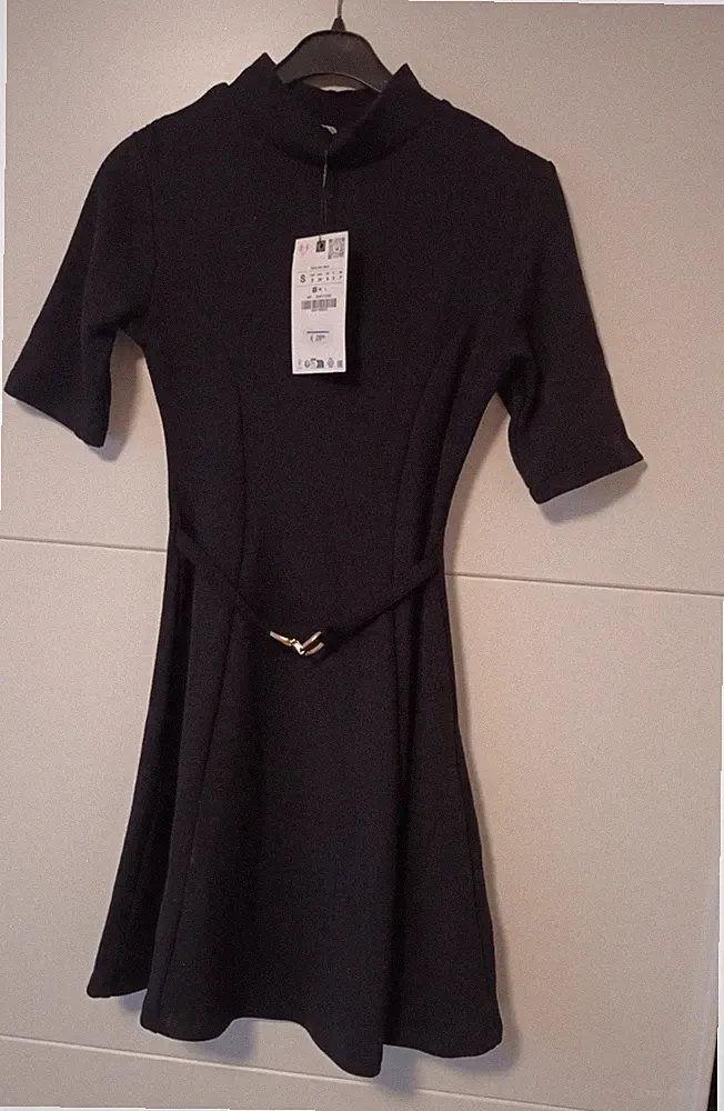 Zara Damen A-Linien-Kleid Schwarz Kurzarm kurz Stehkragen mit Gürtel Gr. S