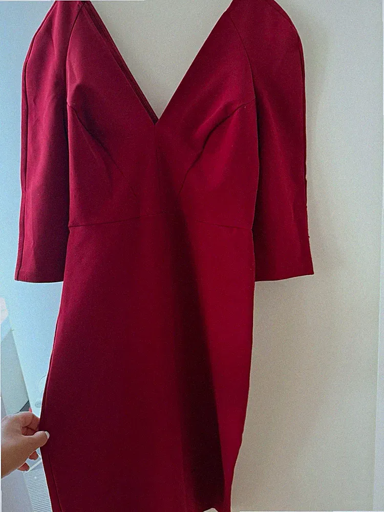 ZARA Damen Etuikleid Midi Burgunderrot V-Ausschnitt 3/4 Ärmel Asym. Gr. S/M