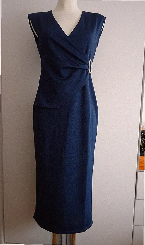 Zara dunkelblaues Midi-Kleid in Wickeloptik, Größe M - neu
