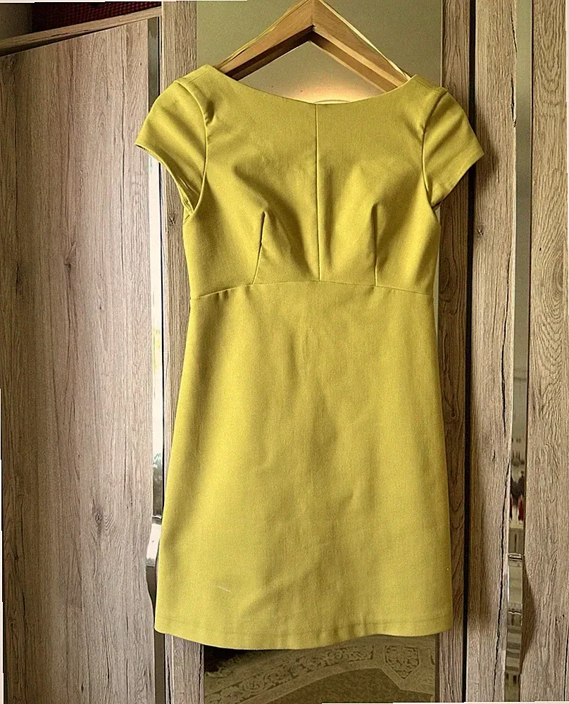 Zara Trafaluc Damen Etuikleid M gelb unifarben kurz Rundhals Kurzarm Zip