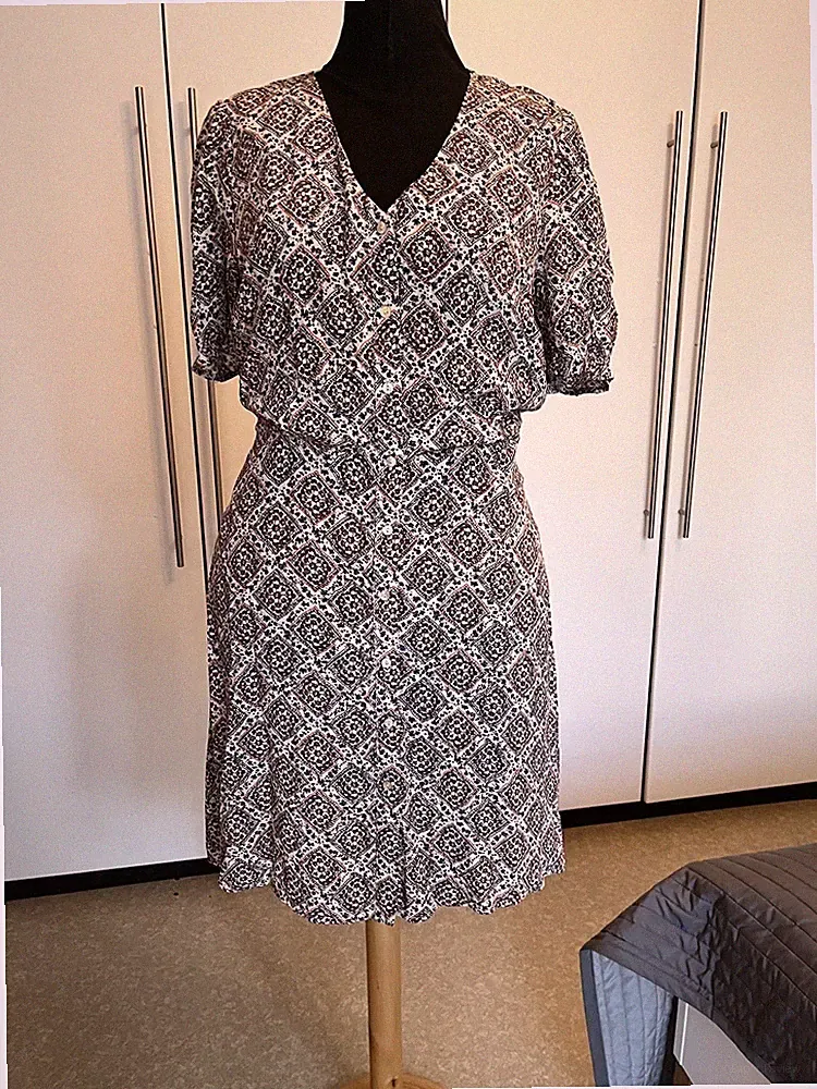 Zero Elegantes Kleid Gr 42