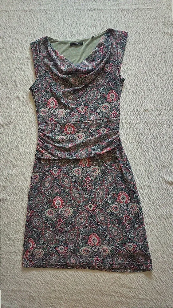 zero Etuikleid Gr. 36 ärmellos Wasserfallausschnitt Paisley knielang